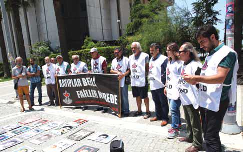 İnsan Hakları Derneği İzmir Şubesi'nin kayıplara İlişkin bir etkinliği