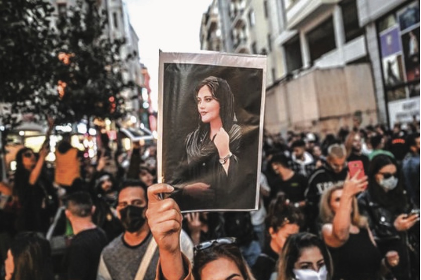 Masha Amini'nin katledilmesini protesto gösterisi