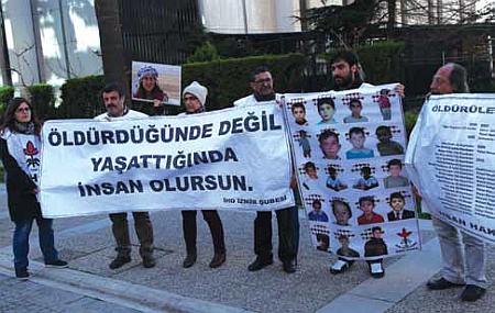 İHD İzmir Şubesi'nin bir eylemi