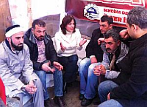 Doç. Dr. Nilgün Tunçcan Ongan Ülker işçileriyle birlikte