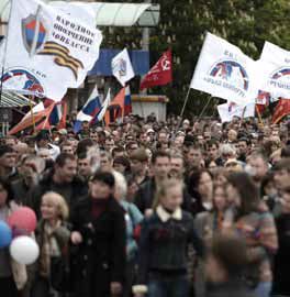 Donetsk ve Lugansk Halk Cumhuriyetleri'nde gösteriler